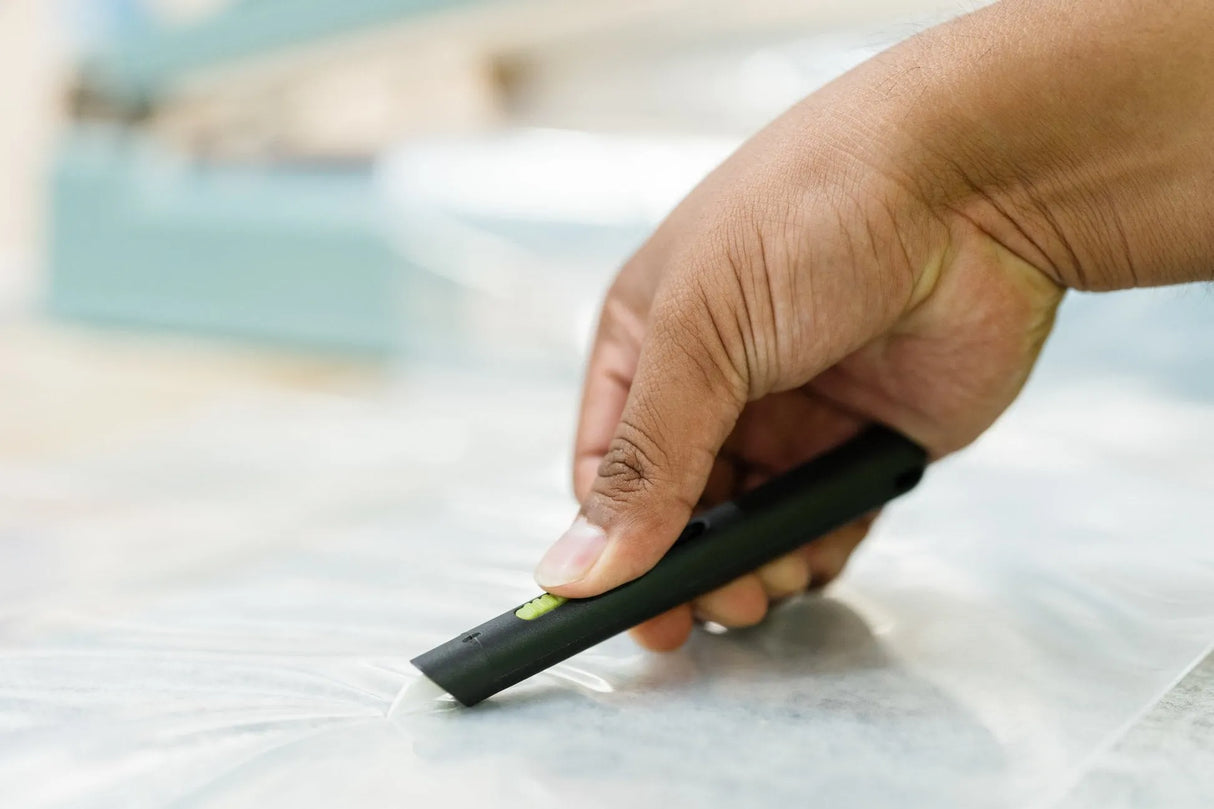 Slice Auto-Retractable Pen Cutter