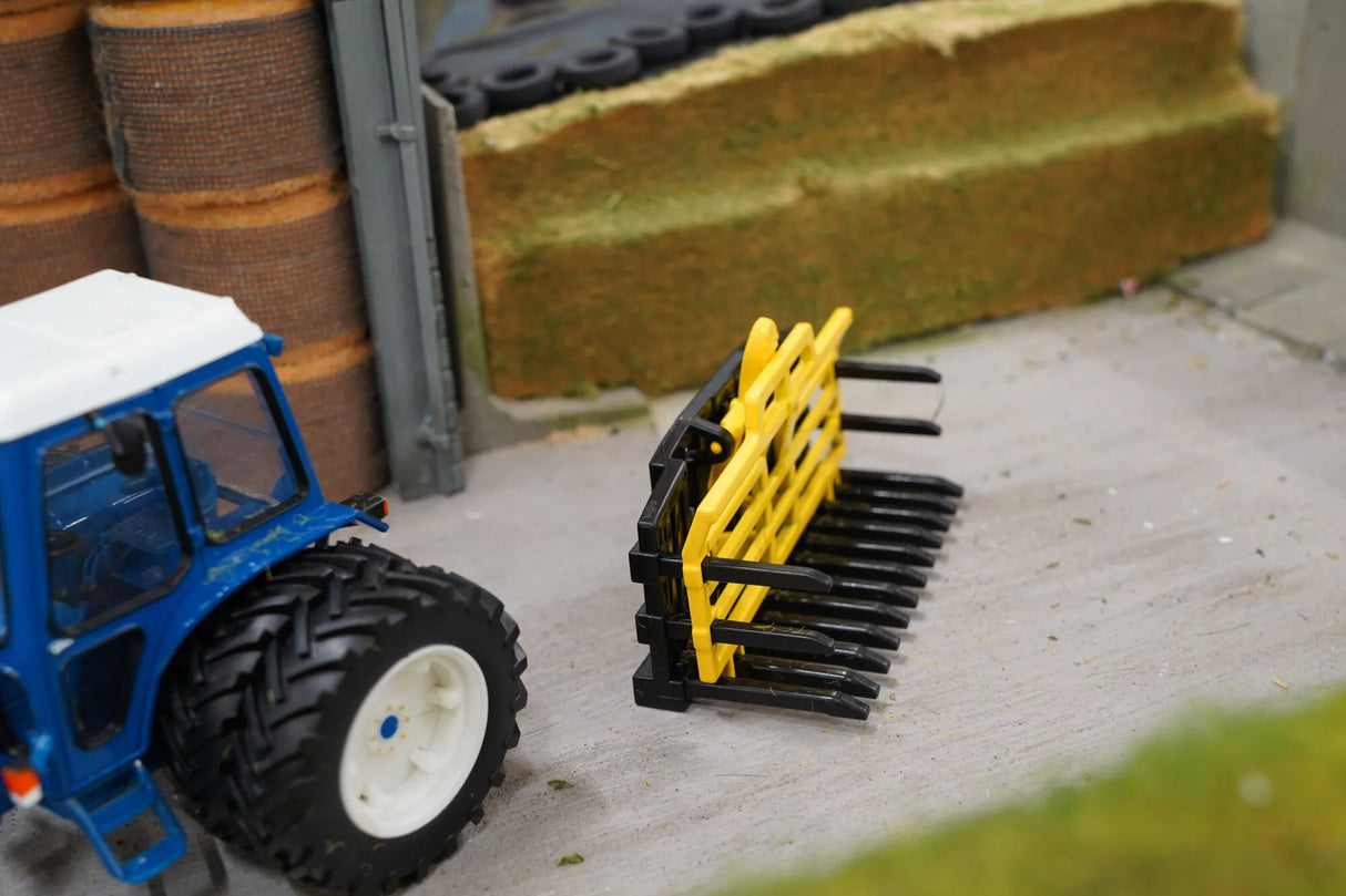 Britains Front Buck Rake - 1:32 Scale