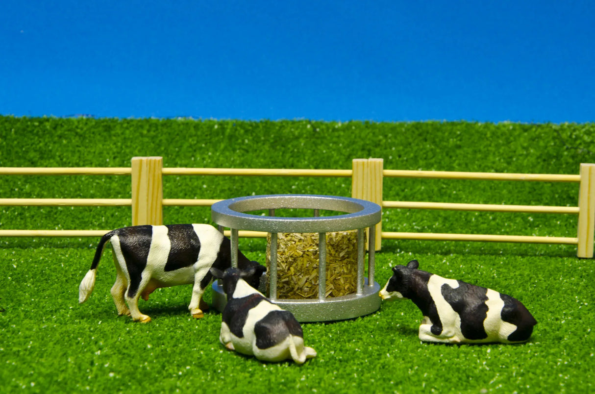 Kids Globe Cattle Feeder Set
