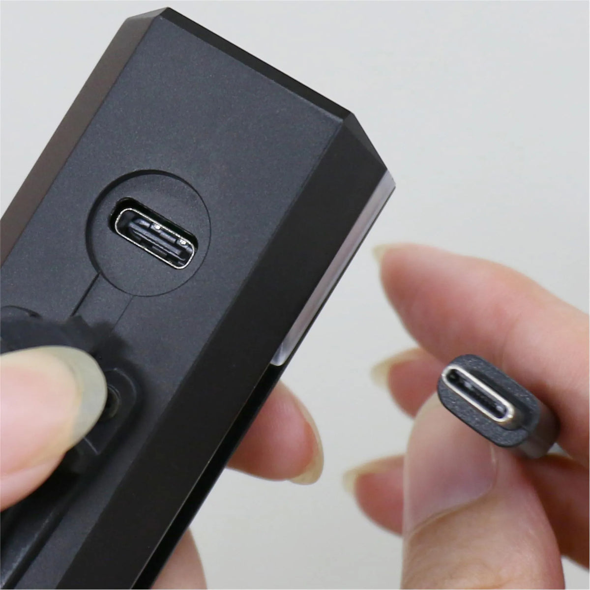 CatEye AMPP 900 Front Bike Light - 900 Lumen USB-C Rechargeable with OptiCube™ Beam