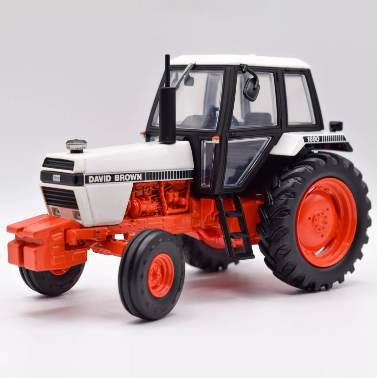 David Brown 1690 Model Tractor 1:32 Scale Die‑Cast 2WD by Universal Hobbies (1980‑84)