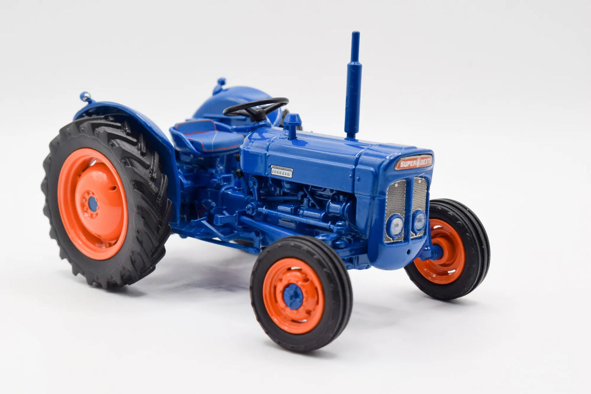 Fordson Super Dexta Model Tractor 1:32 Scale Die‑Cast by Universal Hobbies (1962)