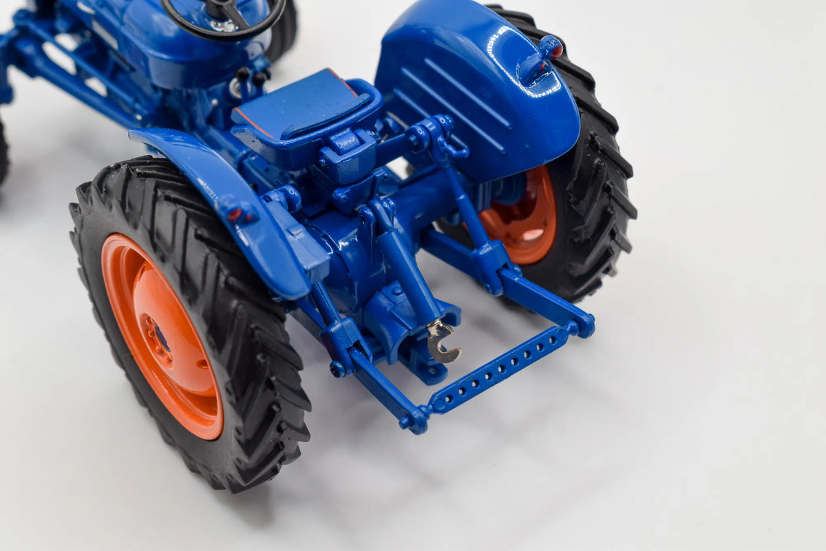 Fordson Super Dexta Model Tractor 1:32 Scale Die‑Cast by Universal Hobbies (1962)