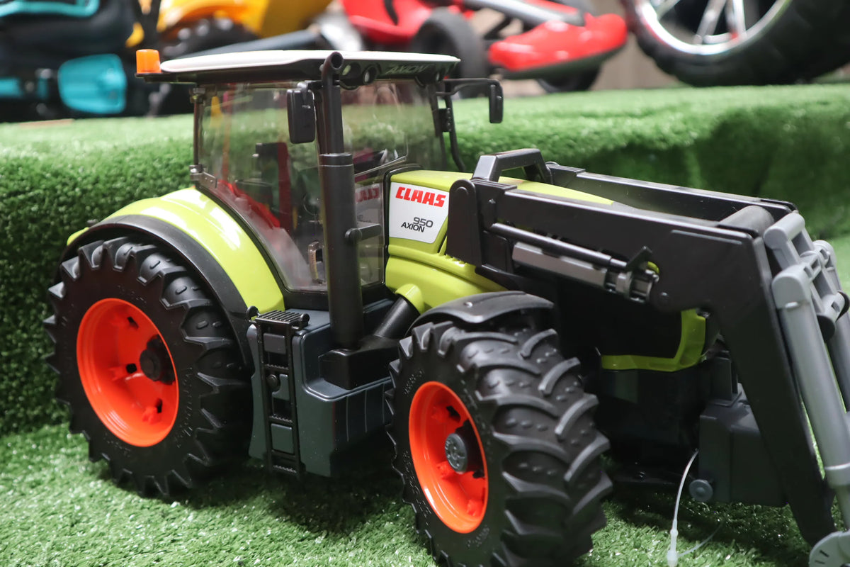 Bruder Claas Axion 950 with Frontloader