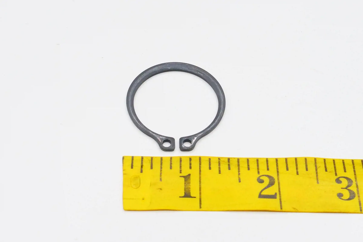 Kubota 04612-00320 External Circlip – Genuine Retaining Ring for Hydraulic & Lift Systems
