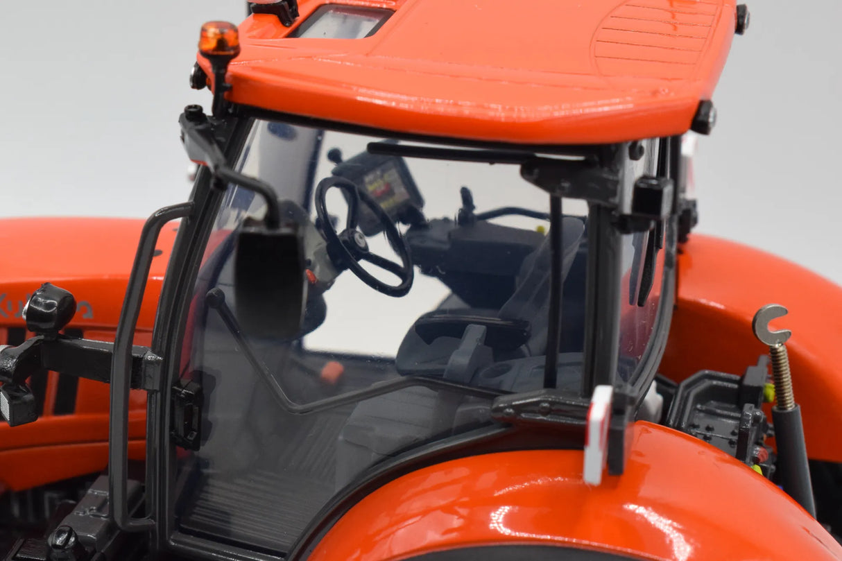 Kubota M7‑174 Model Tractor 1:32 Scale Die‑Cast with Weights by Universal Hobbies