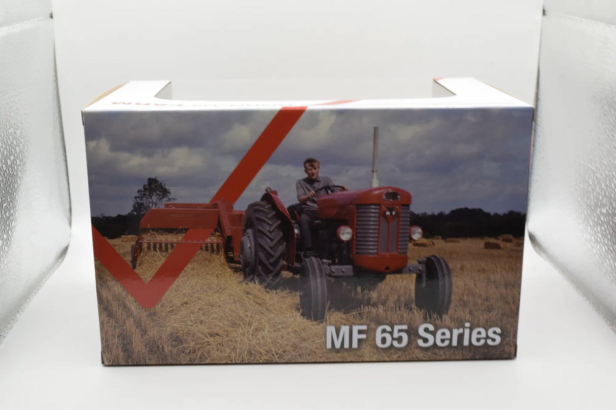Massey Ferguson 65 Model Tractor 1:32 Scale Die‑Cast by Universal Hobbies