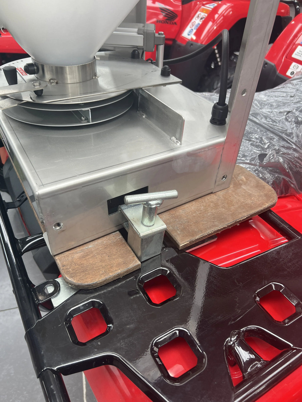 Mount Kit for Logic Broadcaster (TFS80PS/TFL80)