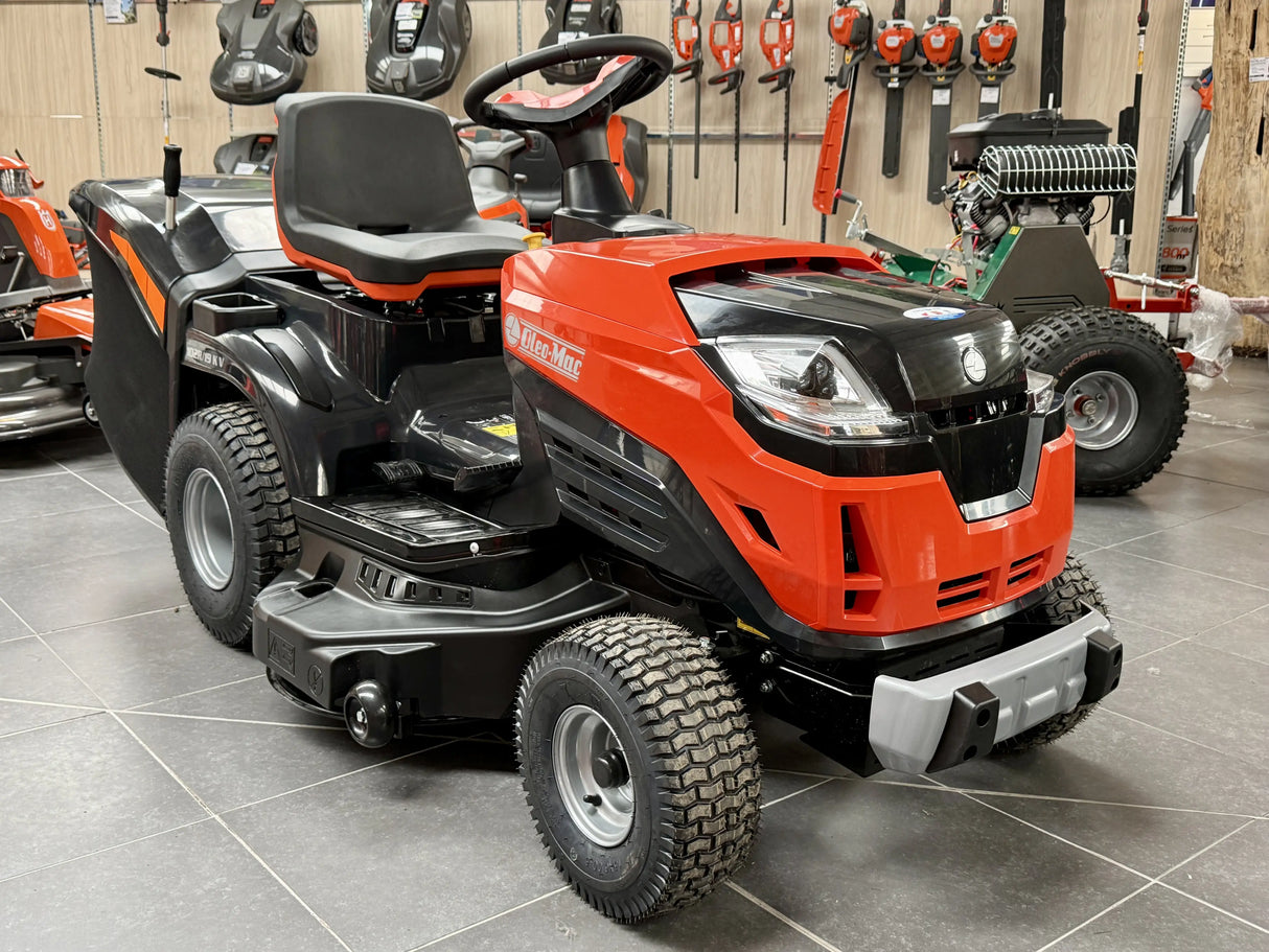 Oleo-Mac Ride On Mower OM102R/19K - 18hp Twin Blade 102cm cutting width & 300L Grass Collector