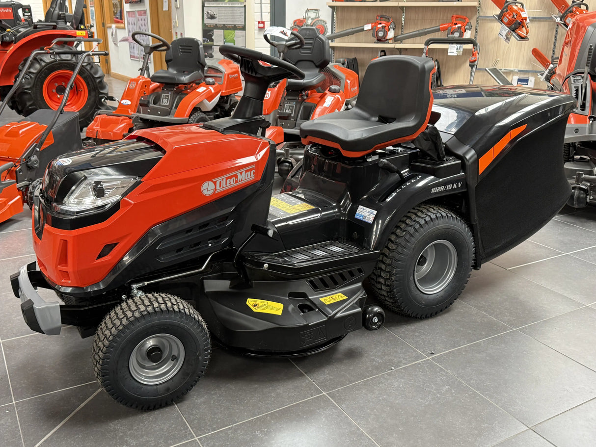 Oleo-Mac Ride On Mower OM102R/19K - 18hp Twin Blade 102cm cutting width & 300L Grass Collector