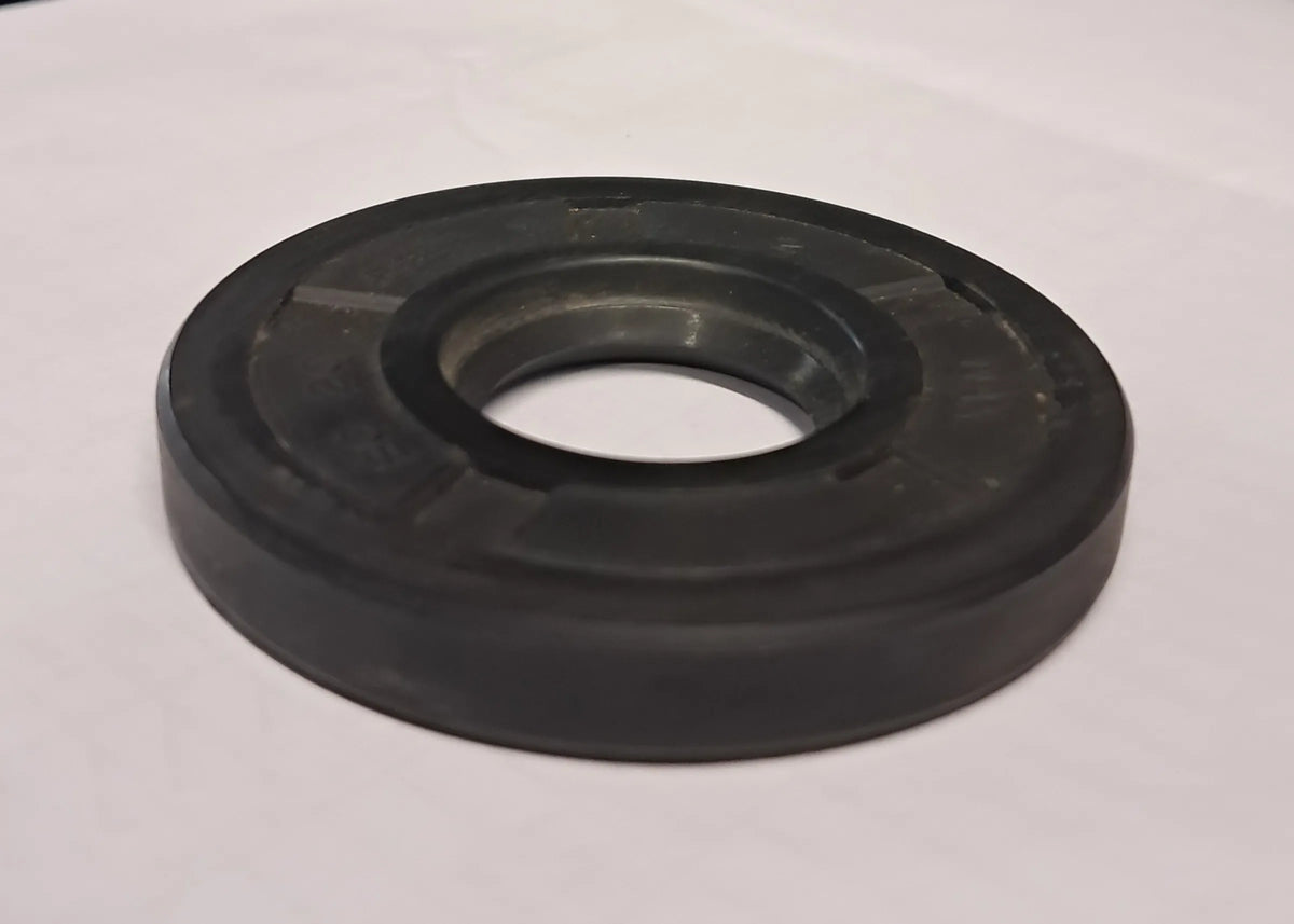 Oil Seal 20x52x10 Nitrile Rubber | Double Lip Rotary Shaft Seal for Fluid and Dust Protection