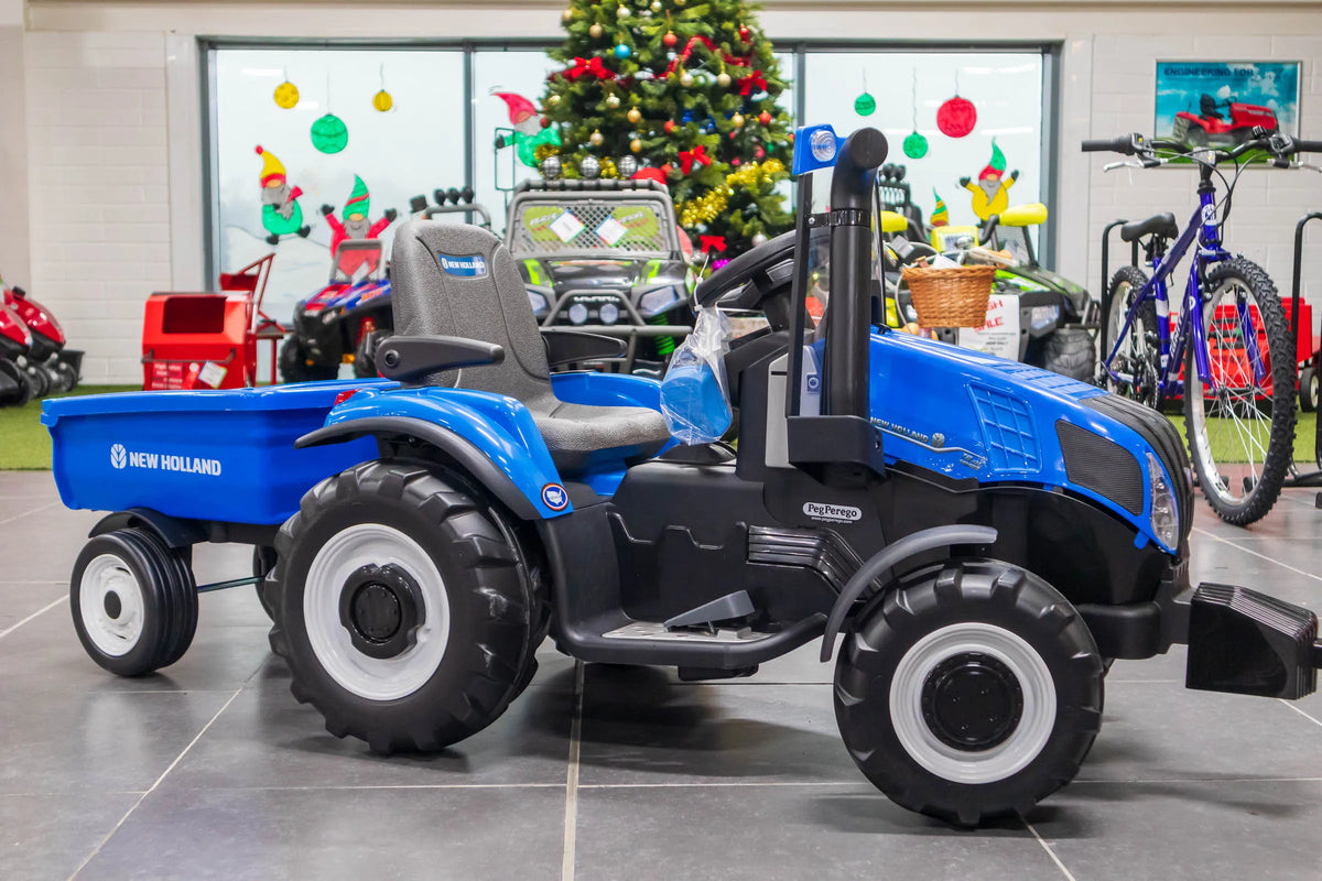 Peg Perego New Holland T8 Tractor & Trailer