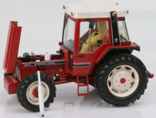 International 845 XL Red Fenders Model Tractor 1:32 Scale by Replicagri