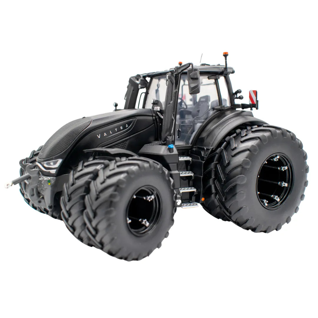 Valtra S416 Unlimited with double wheels matt black Model Tractor 1:32 Scale Die-Cast 4WD by Universal Hobbies