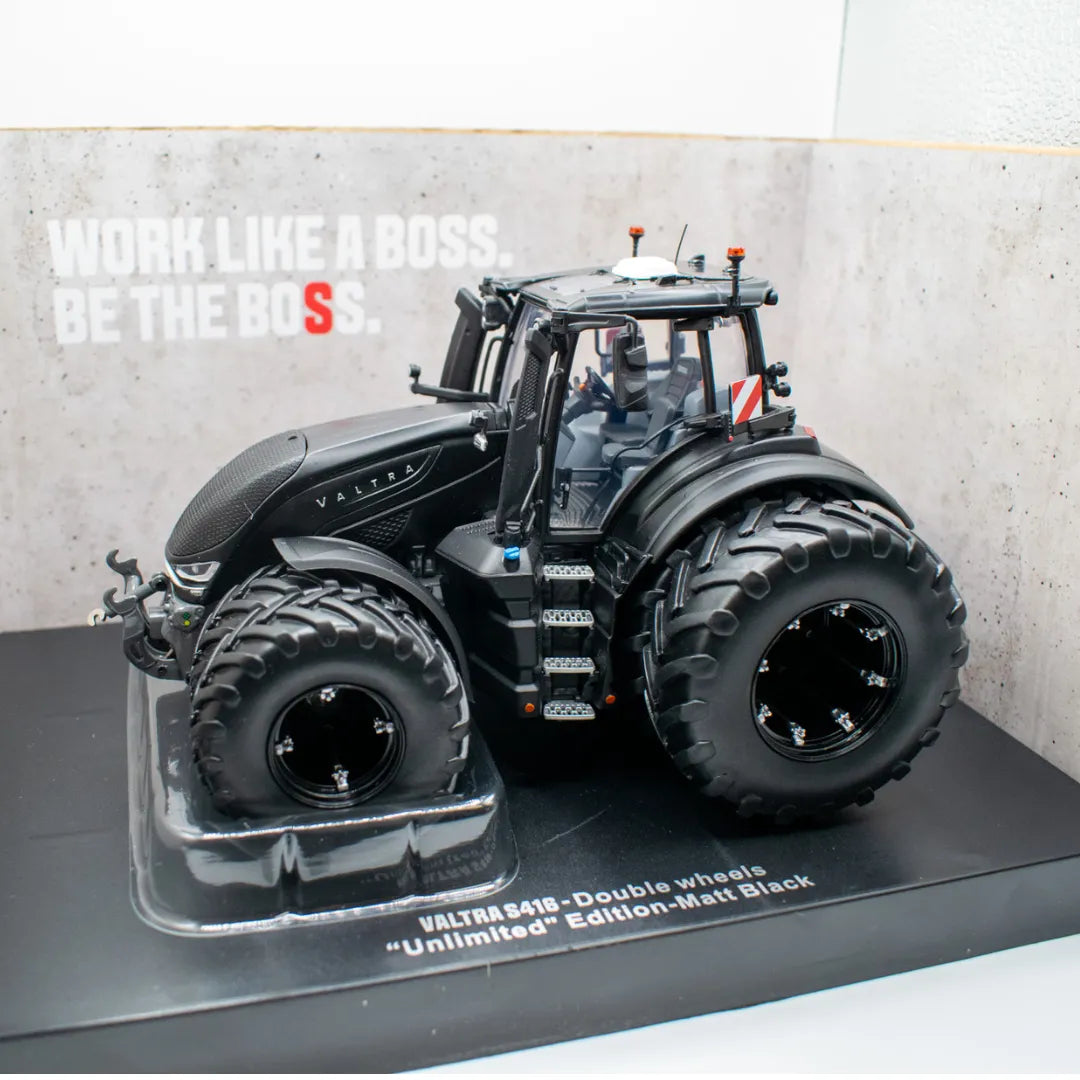 Valtra S416 Unlimited with double wheels matt black Model Tractor 1:32 Scale Die-Cast 4WD by Universal Hobbies