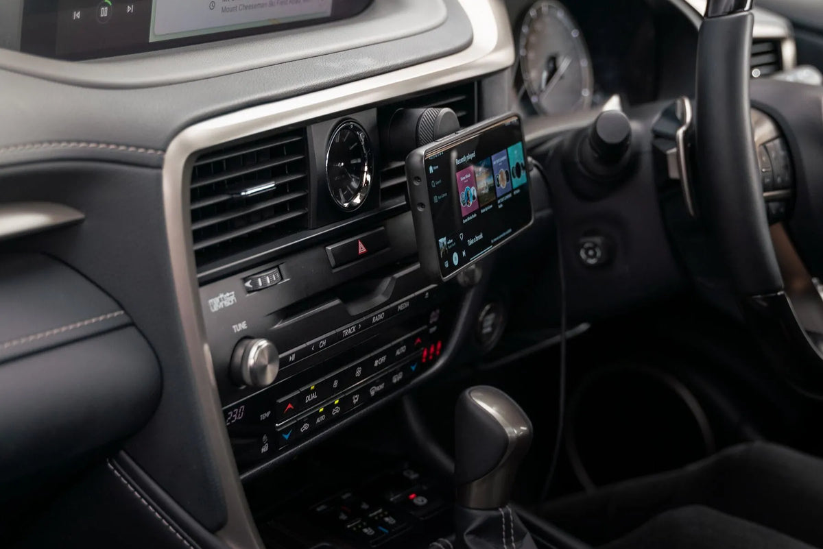 Quad Lock Vent Car Mount with Wireless Charging QLKMVNT - Secure Phone Mount for Optimal Viewing