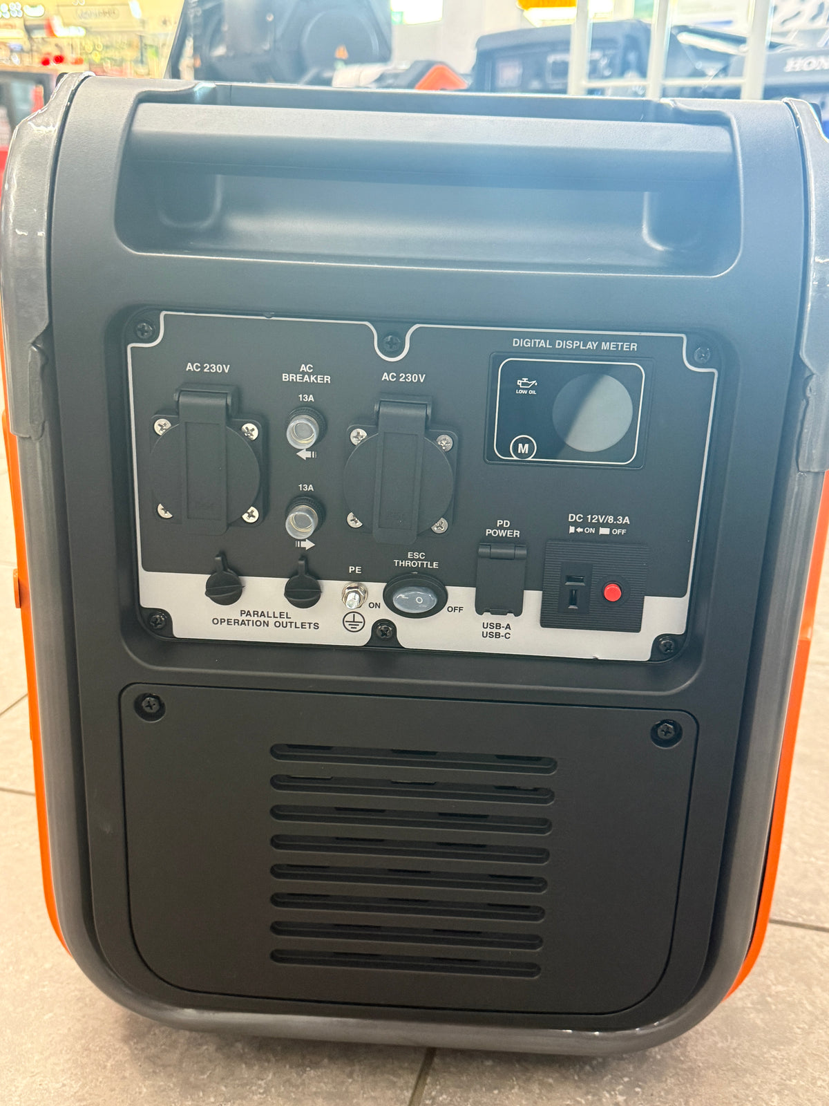 Victor GR4800IS 3.8KW / 4.75KVA Suitcase Invertor Generator
