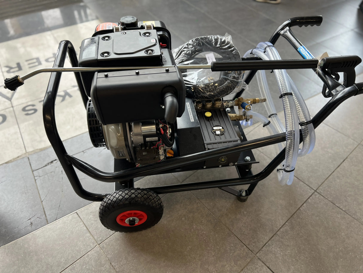 Yanmar 10HP 3000PSI Diesel Pressure Washer with 30m Reel