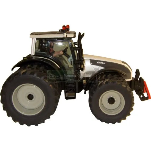 Siku Valtra T191 Dual Wheeled Tractor - Pearlescent White, 1:32 Scale, Special Edition, Siku 3268