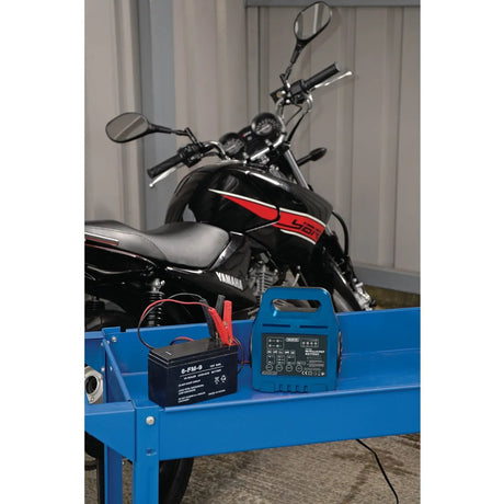 Draper 6/12V Intelligent Battery Charger (33861) | Automatic High-Frequency Charger for Wet, AGM, Gel Batteries