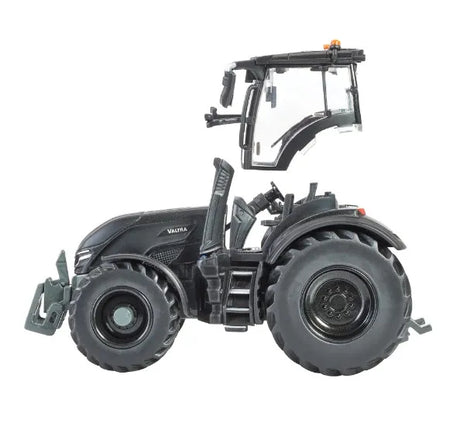 Britains Valtra Q305 4WD Tractor in Black 1:32 Scale Model 43309