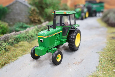 Britains John Deere 4240 - 1:32 Scale