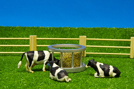 Kids Globe Cattle Feeder Set
