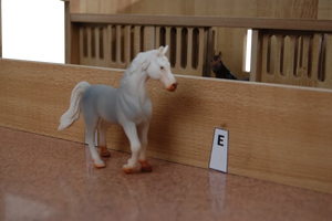 Kids Globe Horse Stable with 3 Boxes, Wash Box and Indoor Arena