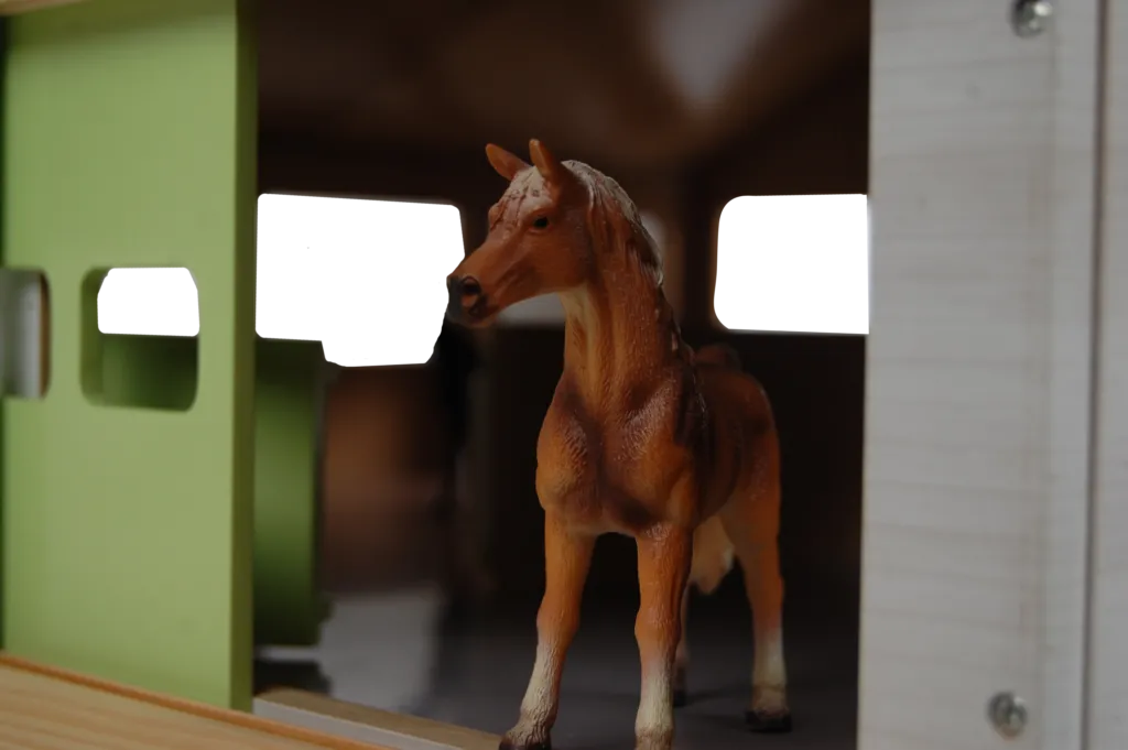 Kids Globe Horse Stable with 3 Boxes, Wash Box and Indoor Arena