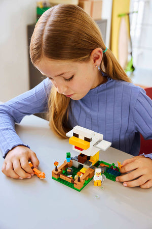 LEGO Minecraft 21585 Chicken Farm Set
