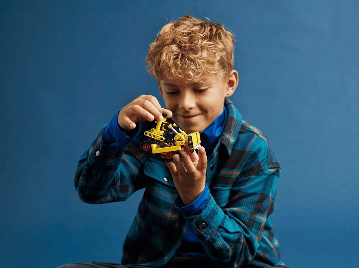 LEGO Technic 42163 Heavy Duty Bulldozer