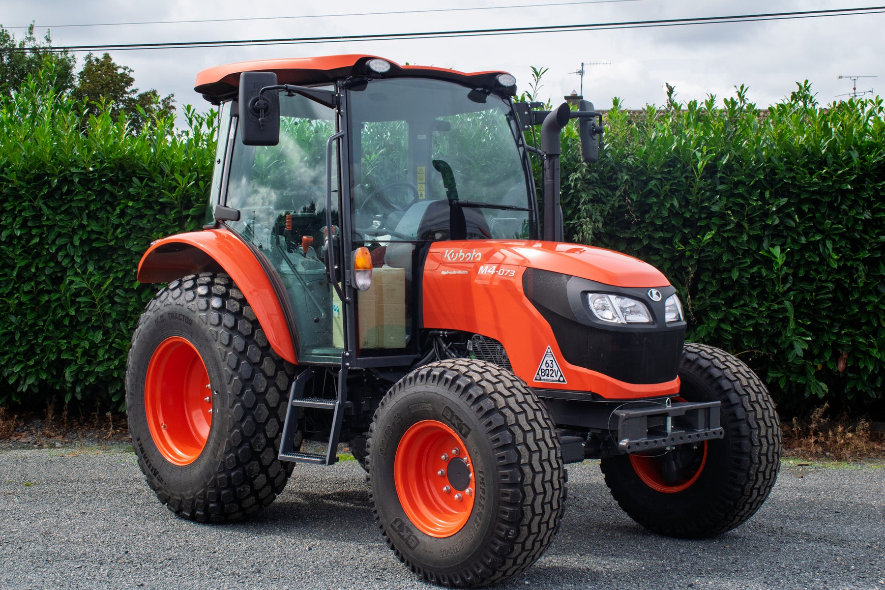 Kubota M4073