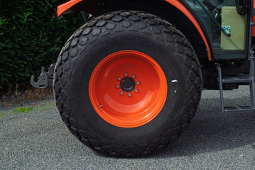 Kubota M4073
