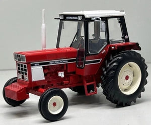 International 955 2WD Model Tractor 1:32 Scale by Replicagri