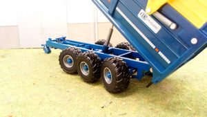 Britains 1:32 Scale Kane Tri-Axle Silage Trailer - Durable Halfpipe Silage Model Trailer