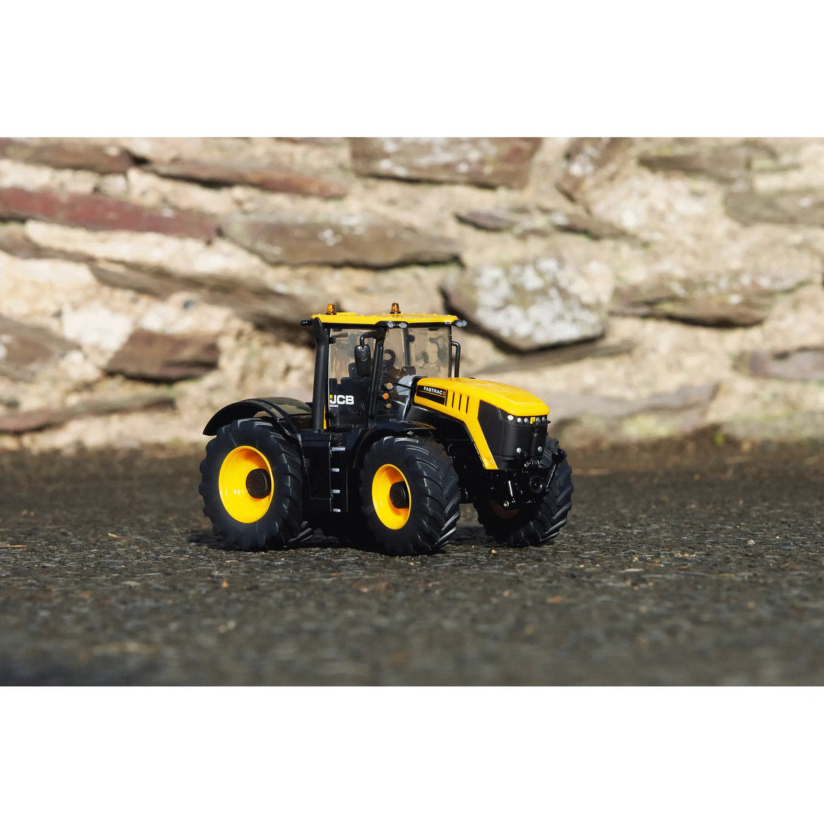 Britains JCB 8330 Fastrac Tractor 1:32 Scale Model 43206