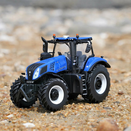 Britains New Holland T8 Genesis - 1:32 Scale