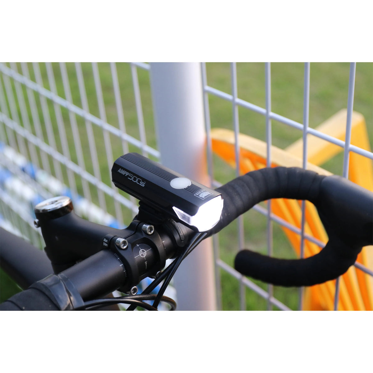 Cateye AMPP 500S Front Bike Light - 500 Lumen USB-C Rechargeable with Wide Beam