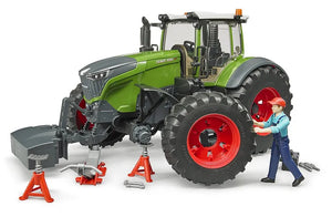 Bruder Fendt 1050 Vario Tractor & Accessories