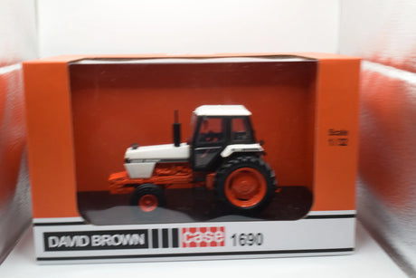 David Brown 1690 Model Tractor 1:32 Scale Die‑Cast 2WD by Universal Hobbies (1980‑84)