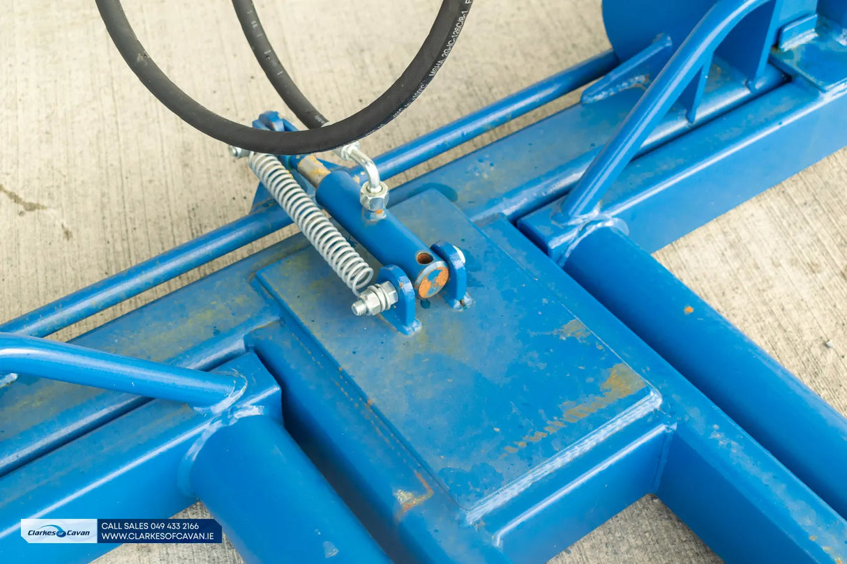 Dowd Engineering Hydraulic Double Bale Lifter