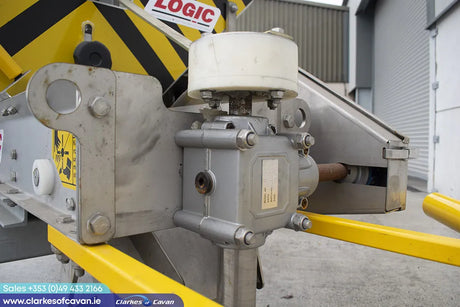 Logic PDS150T Salt Spreader