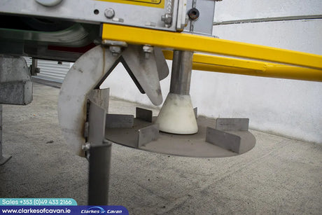 Logic PDS150T Salt Spreader