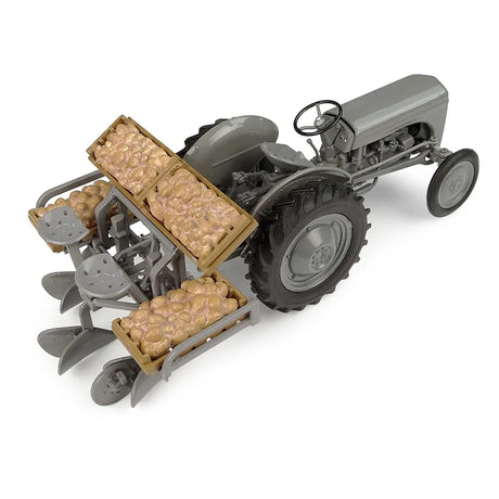 Ferguson TE 20 with Ferguson Potato Planter Model Tractor 1:32 Scale Die‑Cast by Universal Hobbies