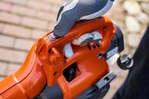 Husqvarna 125B Leaf Blower