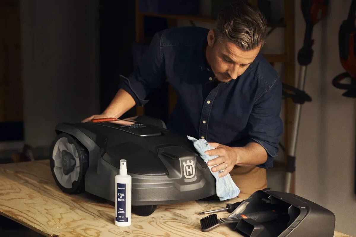 Husqvarna Automower® Cleaning and Maintenance Kit