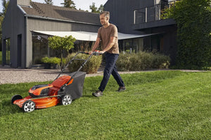 Husqvarna LC 142iS Self-Propelled Battery Lawnmower with Battery & Charger