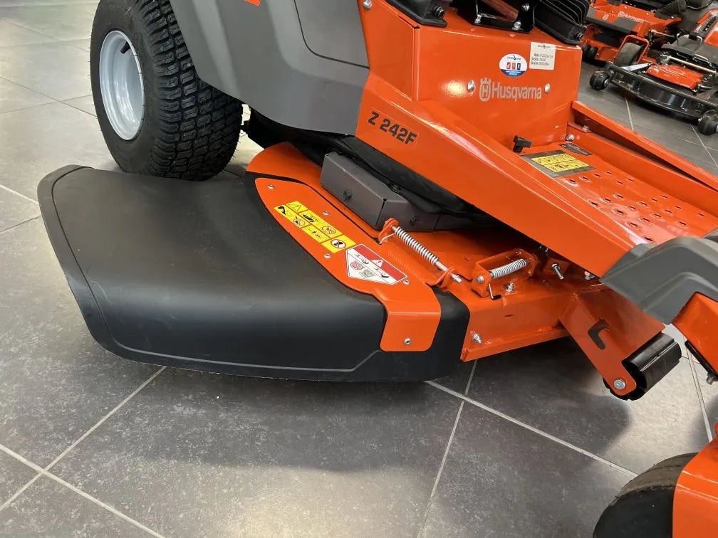 Husqvarna Z242F Zero Turn Lawnmower