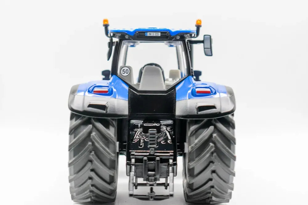 Siku New Holland T7.315 with round bale trailer