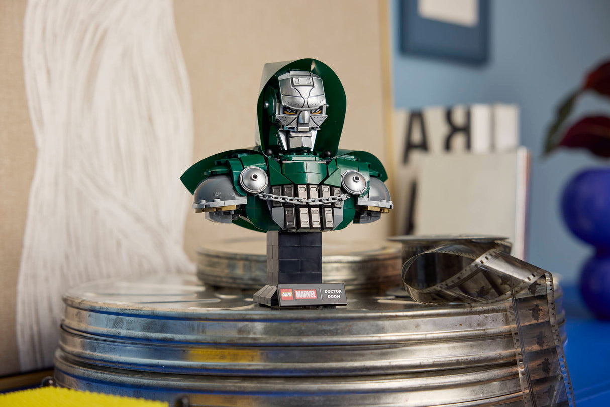 LEGO Marvel 76345 Doctor Doom Bust